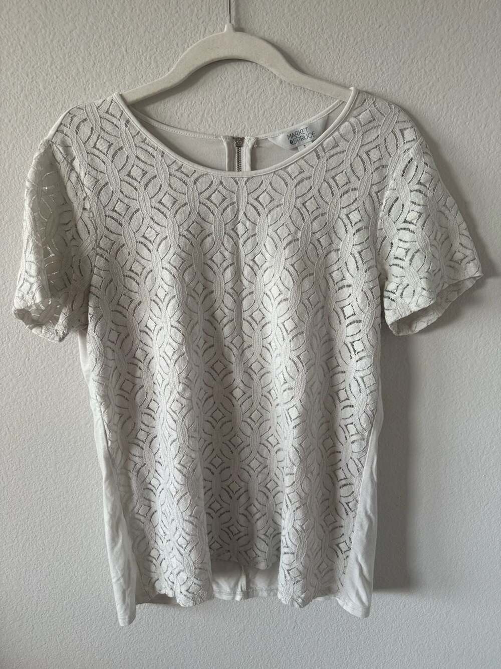 Market & Spruce White Geometric Lace Overlay Short Sleeve Top Size M